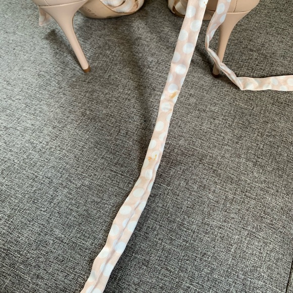 Gianni Bini Abrianna nude/white lace up heels 9.5 - Picture 7 of 8